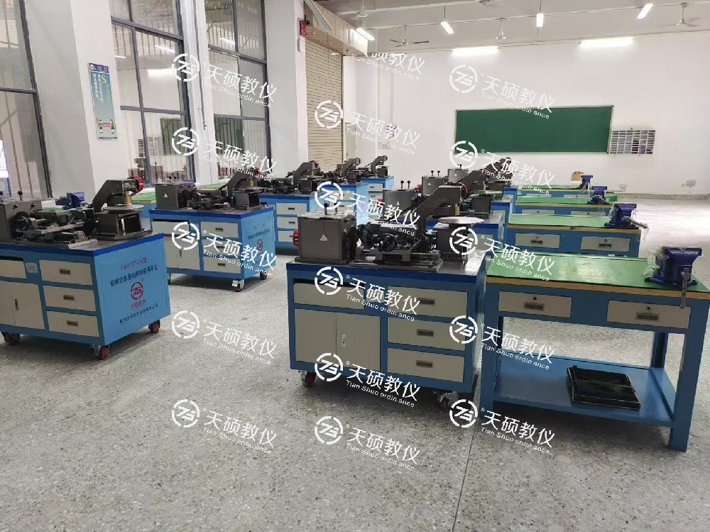 裝配鉗工實訓(xùn)室