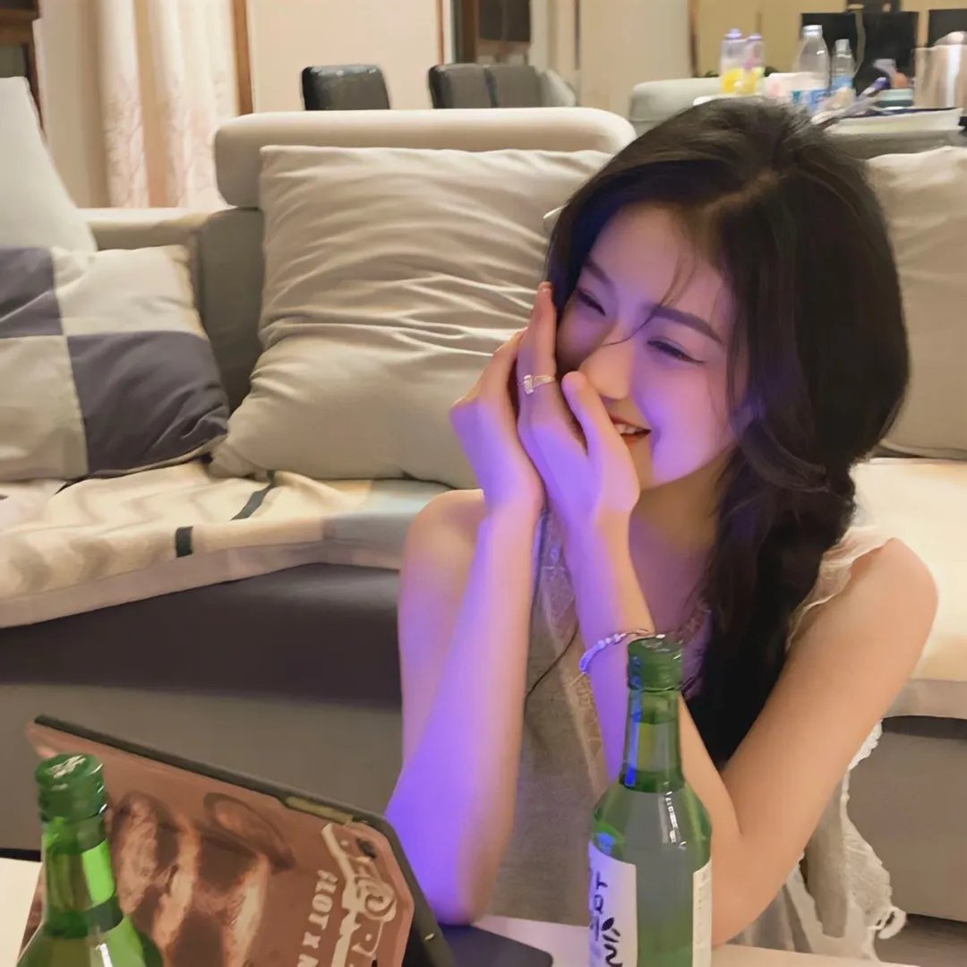 沙滩上的宝莲